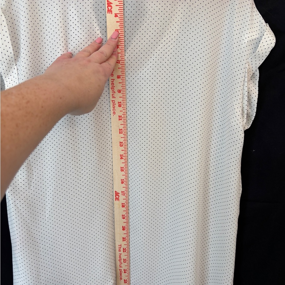 Vince 100% Silk Cream Women's LS Blouse Size Medium RN #106730 Oversized - Picture 8 of 8